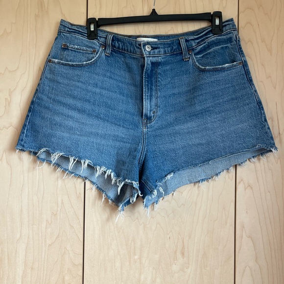 Abercrombie & Fitch Pants - Abercrombie Fitch Relaxed 90s Cutoff Great condition